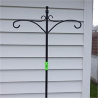 WROUGHT IRON DOUBLE PLANT HANGER