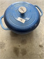 BLUE LODGE ENAMEL DUTCH OVEN WITH RUST