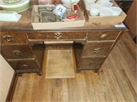 Vintage Wood Dresser, 7 Drawers, One knob