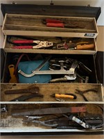 KENNEDY METAL TOOL BOX & CONTENTS