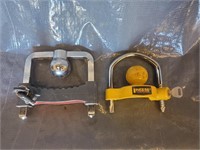(2) 2 in Trailer Hitch with Lock