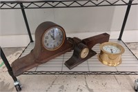 Vintage Mantel Clocks and round gold clock