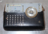 True Tone transistor radio