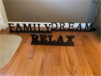 3 Wooden Dream Family Relax Signs