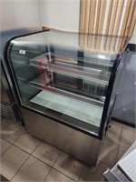 MARCHIA 3' SELF CONTAINED CURVED REFRIGERATED CASE