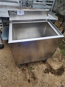 KROWNE ICE BIN WITH BUILT IN COLD PLATE 24" X 21"