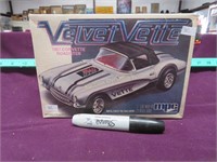 Model Kit:      1957 Corvette Roadster
