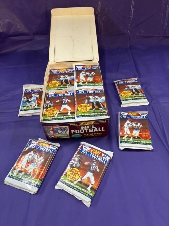 Box of Unopened Packs 1991 Score Football Cards