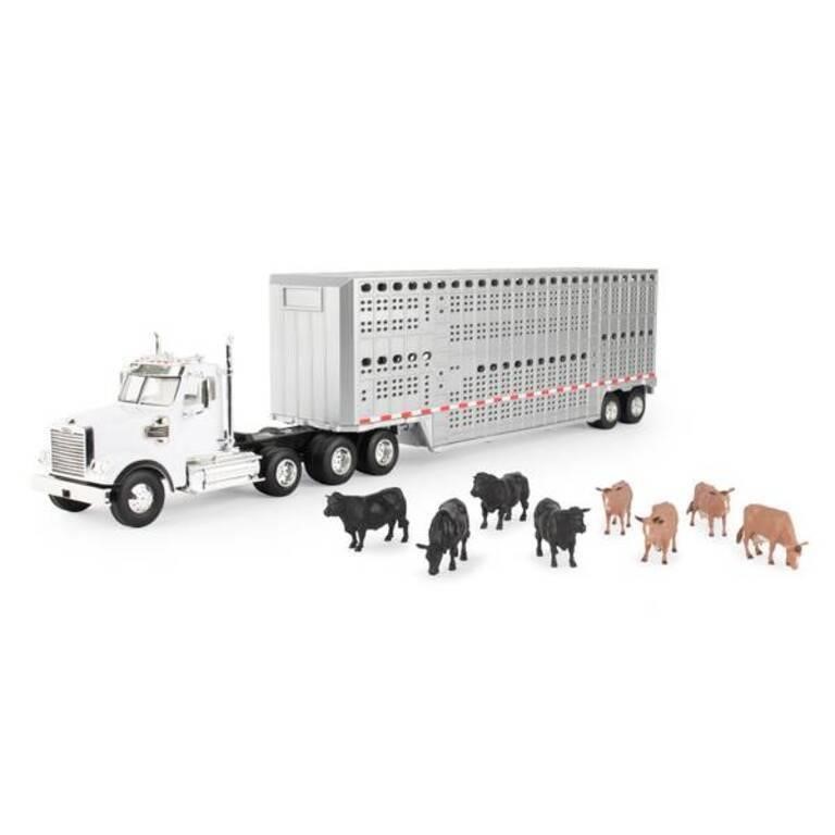 1:32 Freightliner 122SD Semi with Cattle Trailer