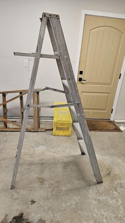 6' Step Ladder Aluminum