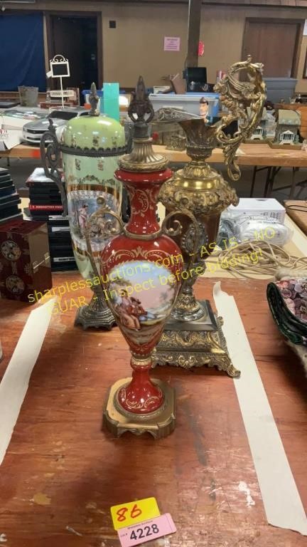 lg Ornate Table Top Decorative Urns (Heavy)