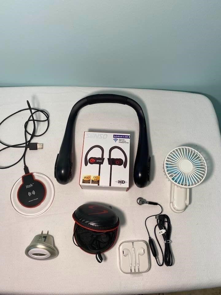 LOT Misc Headphones & Other Electronics