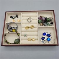 JEWELRY TRAY WITH CONTENTS