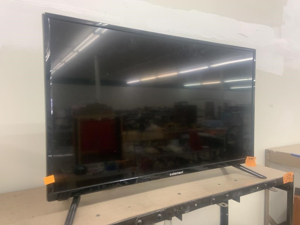 32 inch TV - Works