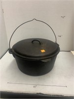 Cast Iron Dutch Oven Pot
