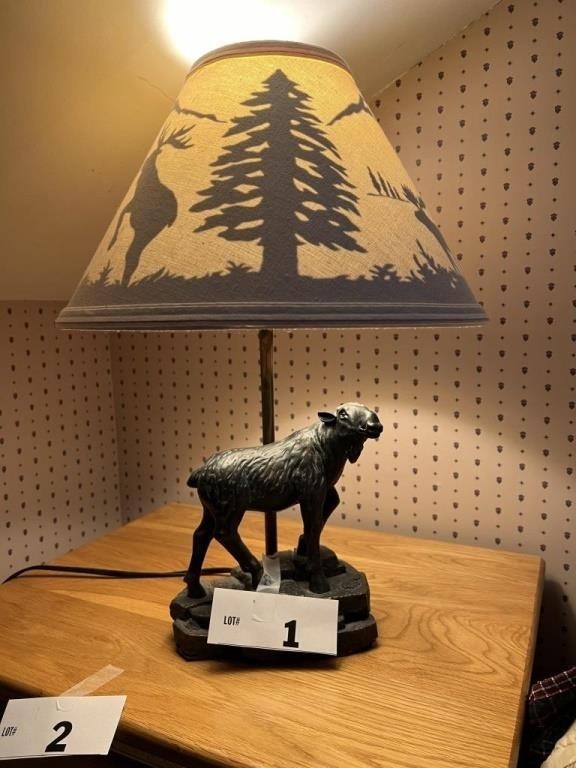 MOOSE TABLE LAMP