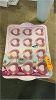 Trudeau Silicone Heart 12 Donut Pan