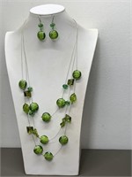 GLASS BEAD NECKLACE & PIERCED EARRING SET