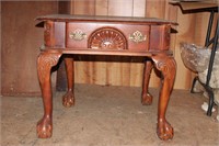 28 W X 24 H X 28 D END TABLE