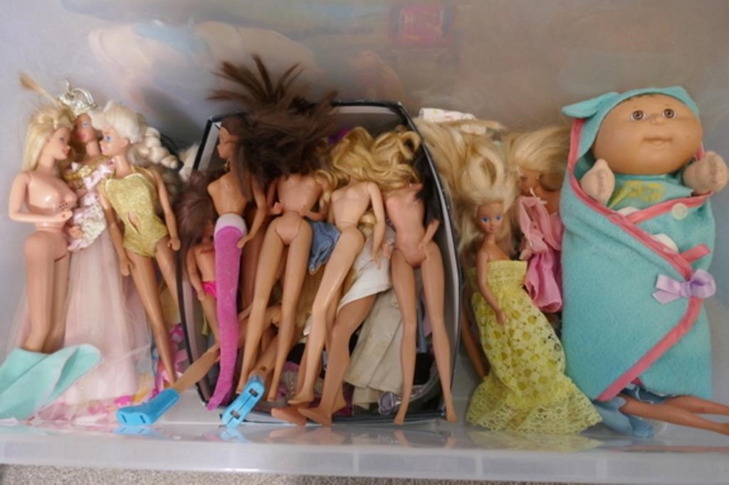 Quantity Barbie Dolls & Clothes, Cabbage Patch