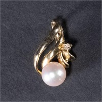 Gold Diamond and Pearl Necklace Pendant