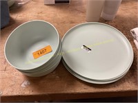 4ct.unknown brand plates & 4ct.cereal bowls