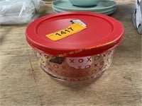 Spritz glass food storage container