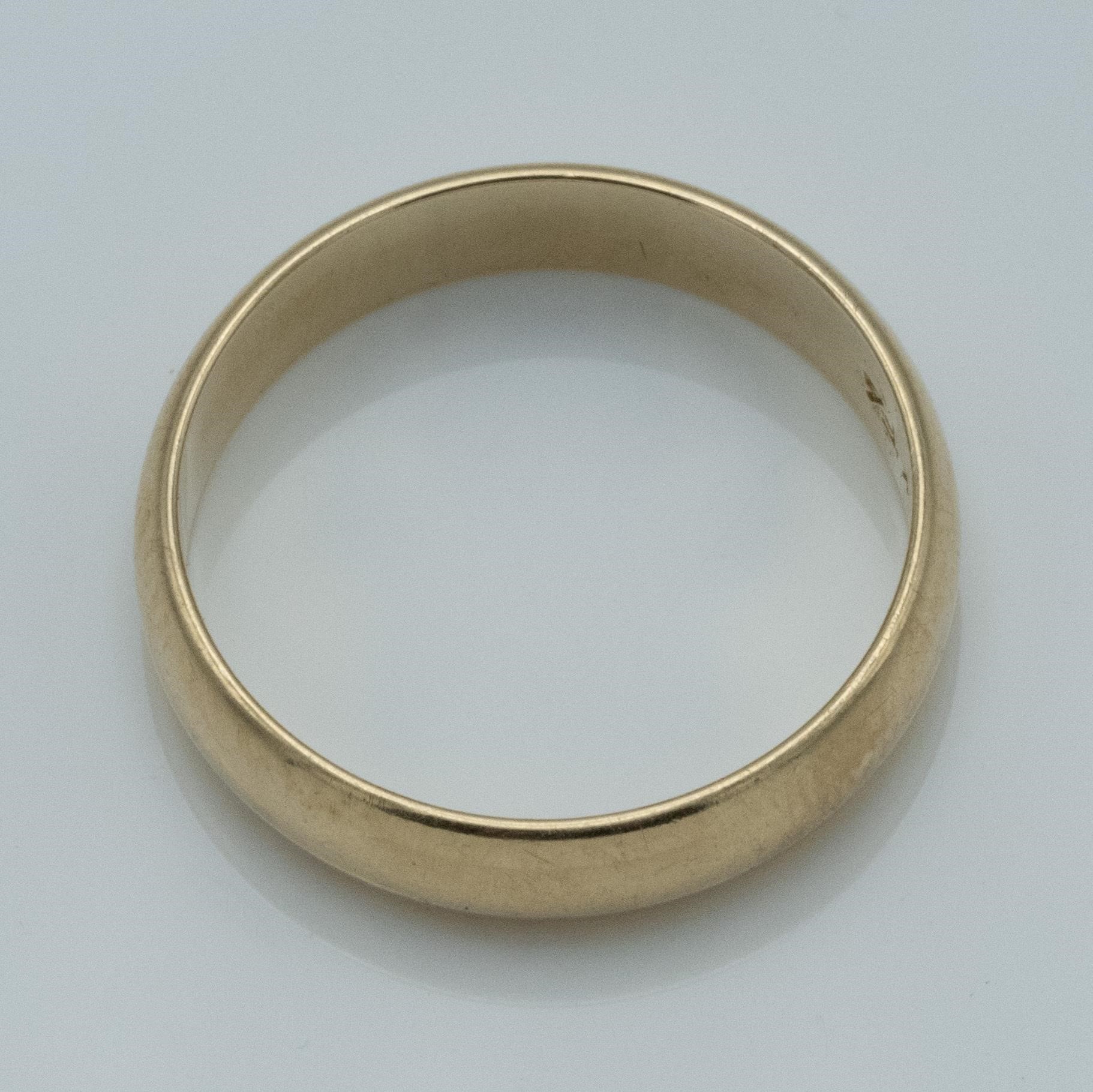 14k Yellow Gold Wedding Band Ring