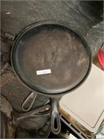 Wagner ware flat cast iron pan