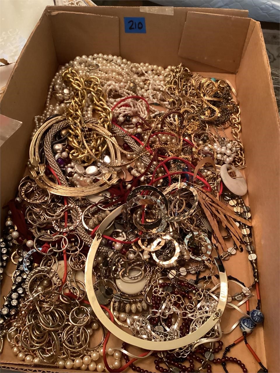 LARGE flat of jewelry, basically unsearched