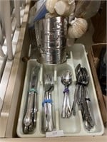 Silverware set and sifter
