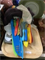 knife set and towels