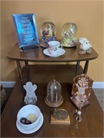 Snow globes and other decor