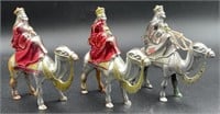 3 CAMEL ORNAMENTS-plastic