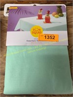 Sunsquad 60x84" table cloth
