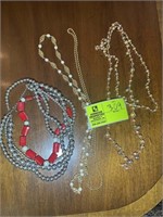 GROUP OF COSTUME JEWELRY NECKLACES