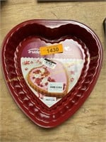 Trudeau heart shape cake pan