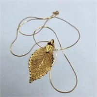 14k Gold Chain w/ Leaf Pendant