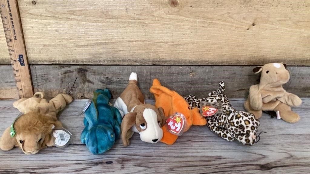 Assortment of Beanie babies - Derby, Freckles,
