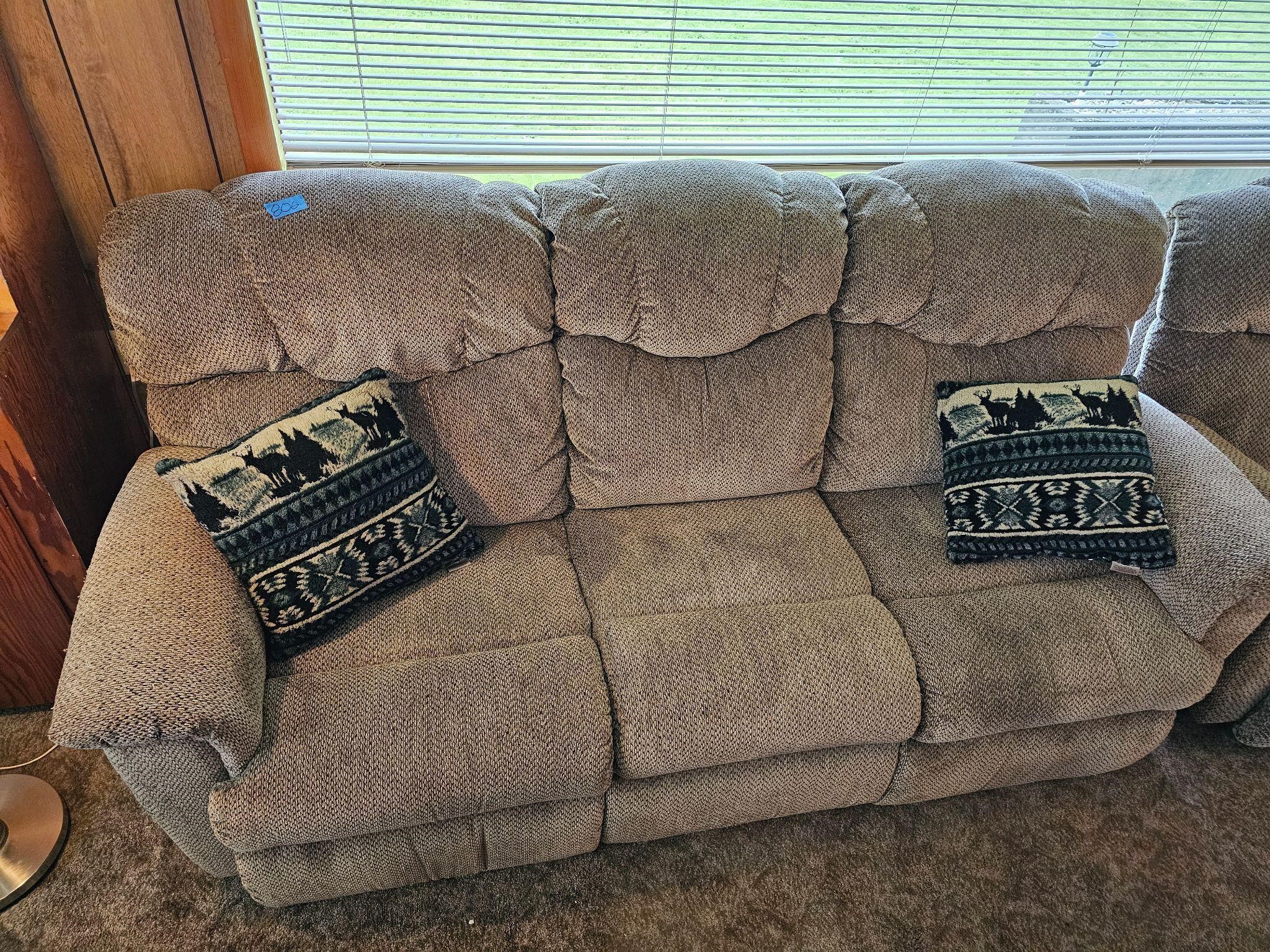 Couch/Sofa (dual recliners) w/ (2) Recliners