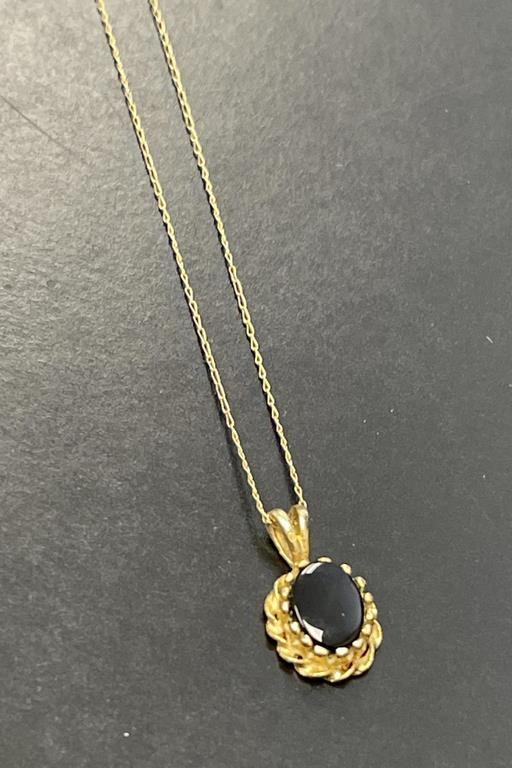 14 KT Onyx Pendant and Chain