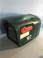Hard Plastic Mail Box In Green With Removable