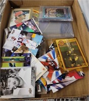 SPORTS CARDS ASSORTED