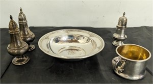 TRAY OF STERLING- BOWLS, SALT AND PEPPERS, CUP