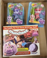 FINGERLINGS AND MUNCHKINS TOYS