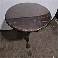 Vintage Imperial round table with glass top