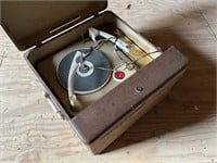 VINTAGE RCA RECORD PLAYER