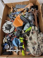 TRAY OF STAR WARS ACTION FIGURES