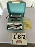 Smith-Corona Corsair deluxe typewriter