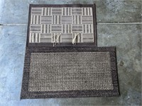 2 floor mats